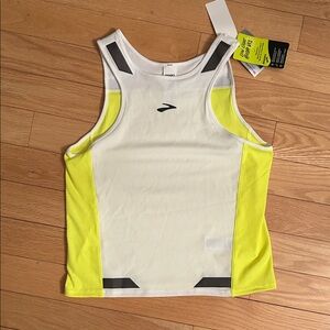 Brooks Women’s White and Neon Yellow Tank Top (NWT)